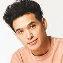 Zachary Noah Piser als Joon Bae / Polly (voice)