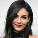 Victoria Justice als Wren DeSantis