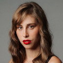 Paula Gala als Elena