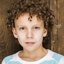 Isaak Bailey als Little Boy
