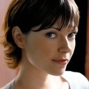 Nicole de Boer als Liz