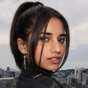 Ezrela Abraham als Self