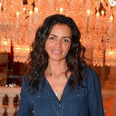 Laurence Roustandjee als La barmaid