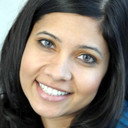 Sandhya Chandel als Amo Inn Owner