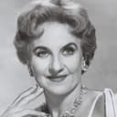 Hermione Gingold als Madame Alvarez ("Mamita")