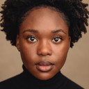 Ayọ̀ Owóyẹmi-Peters als Izzy