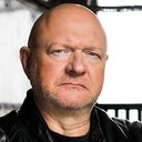 Paul Nicholas Mason als Robert