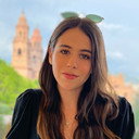 Romina Anaya als Julia