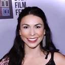Shiah Luna als Veronica Quintanilla