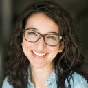 Ashley Lauren Thomas als Animal Shelter Worker