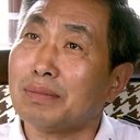 杜源 als Factory Director Shen