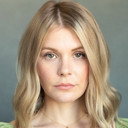 Hannah Arterton als Charlotte