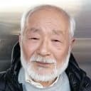 Motomi Makiguchi als Old Local