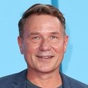 Richard Arnold als Waffles (Uk Dub)