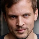 Daniel Hawksford als PC Edwards