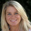 Kristine DeBell als Helen Malloy