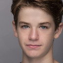 Jack Poole als James