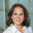 Debbie Mels als Makelaar