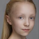 Bebe Massey als Young Joan
