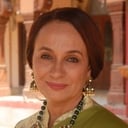 Soni Razdan als Dimple Bua