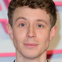 Matt Edmondson als Host