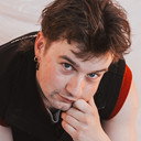Tim Dominic Benschop als Voice