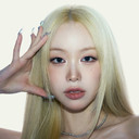 수현 als Self