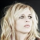 Amandine Bourgeois als 