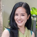 Hong Nhung als House of 500 Girls' Singer