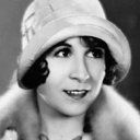 Virginia Fox als The Girl (uncredited)