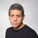 Larry Diaz als Milton (segment "1964")