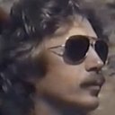 Jack Vacek als WK90 Officer (voice) (uncredited)