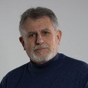 Herminio Avilés als Médico