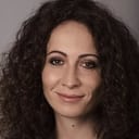 Sezin Bozacı als Esme Şanlı