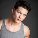 Harry Holmes als Tim