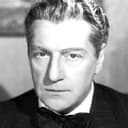 Sacha Guitry als Man Leaving Hotel in France (uncredited)
