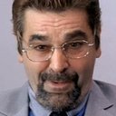 Leon Head als Dr. Smith