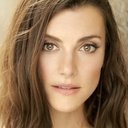 Emma Lahana als Hailey