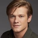 Lucas Till als Young Samuel North