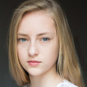 Lucy Morton als Mickey