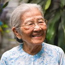 Phi Điểu als Old Woman