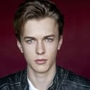 Jacob Hopkins als Axel (voice)