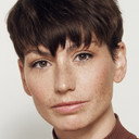 Greer Whillans als Lady in Waiting