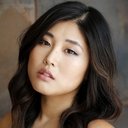 Kahyun Kim als Zoe