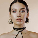 Amanda Steele als Vivian Thomas