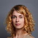 Emy Koopman als Presenter