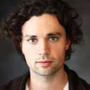 Sam Delich als Des Kelly