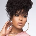 Demetria McKinney als Whitney Houston
