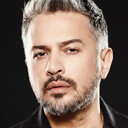 Emre Altuğ als Orhan Korhan
