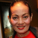 Titi Qadarsih als Ibu Corry